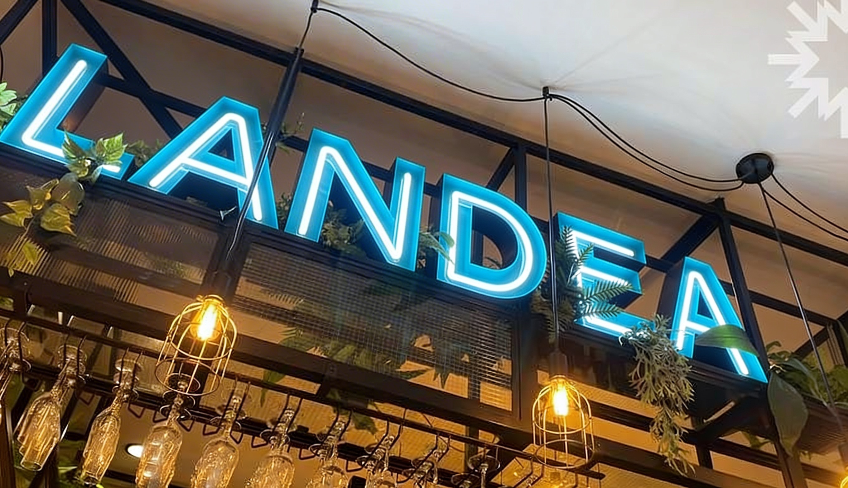 P2C-180 Neon With Built-Up Letter P2C-180 Neon With Built-Up Letter