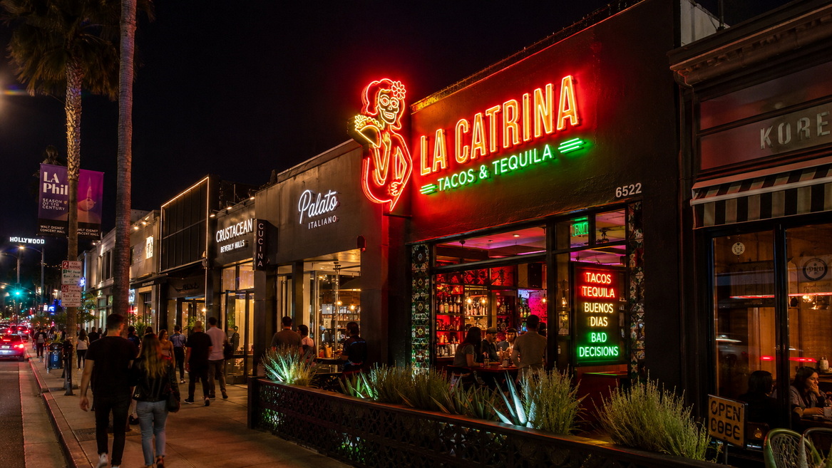 Neon Signs for Los Angeles Restaurants: How Illuminated Exterior Signage Drives Visibility, Foot Traffic, And Brand Memory